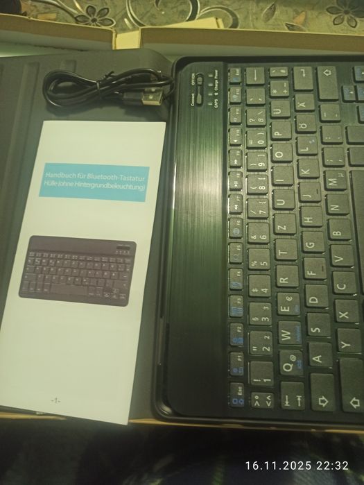 Продам чехолы с клавиатурами для планшетов.