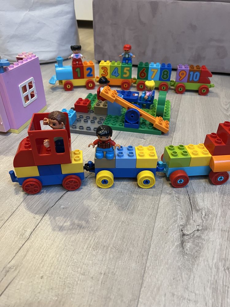 Duży zestaw lego duplo pociąg , autobus , domek, plac zabaw