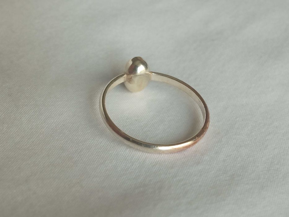 Stary pierścionek z cyrkonią ciemny czerwony r. 7,5 14,8 mm S925