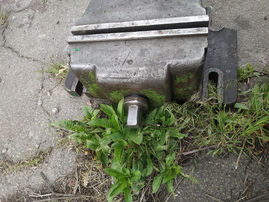 Тіски лещата станочні