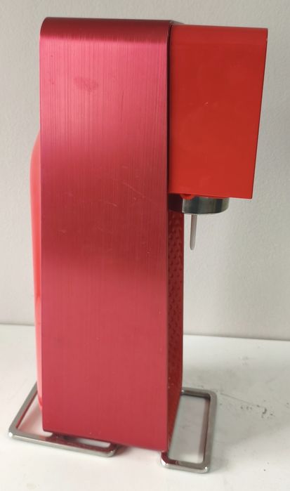 SodaStream czerwony saturator do wody.