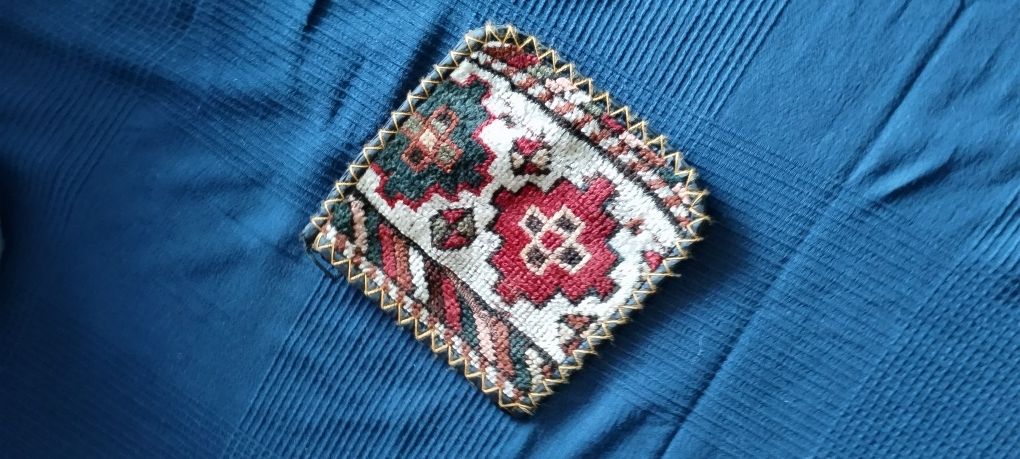 Torebka szyta ze starych dywanów ormiańskich