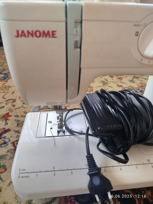 Швейна машинка Janome 5519