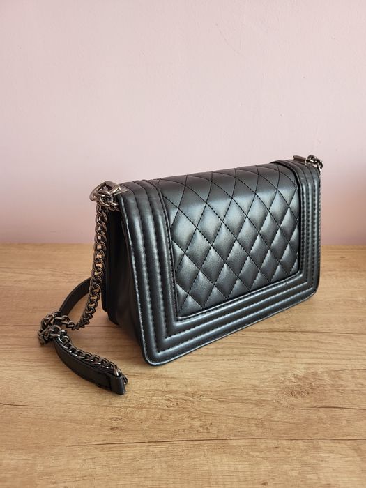 Шкіряна сумка чорного кольору