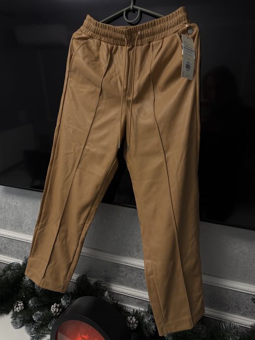 Шкіряні штани жіночі