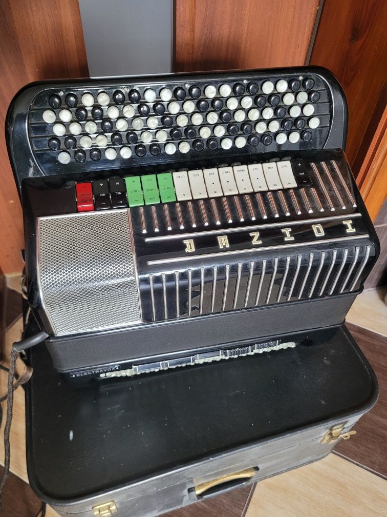 Akordeon hohner 120 basow