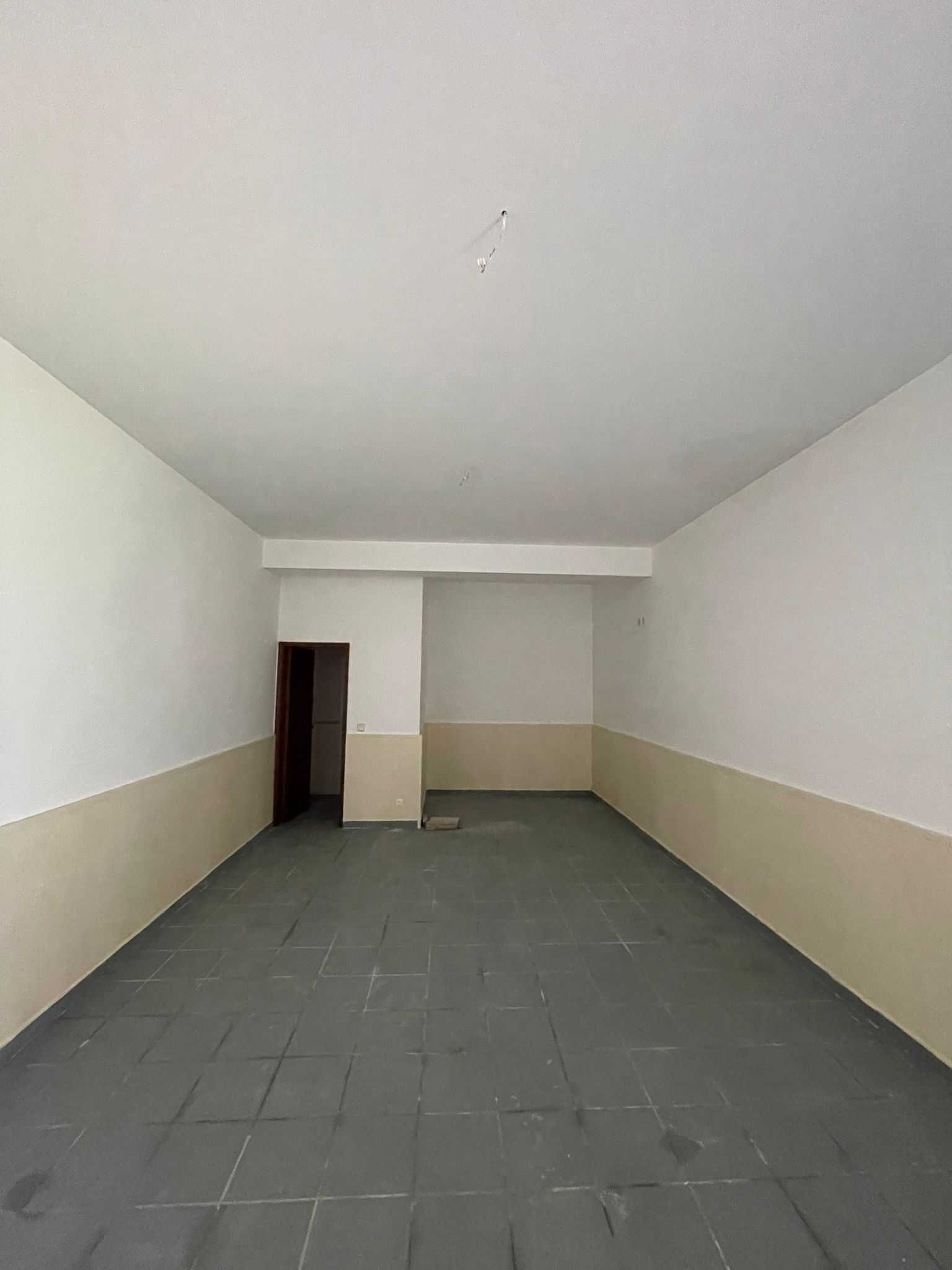 Espaço comercial na Rua de São João, Penacova - 83 Metros Quadrados