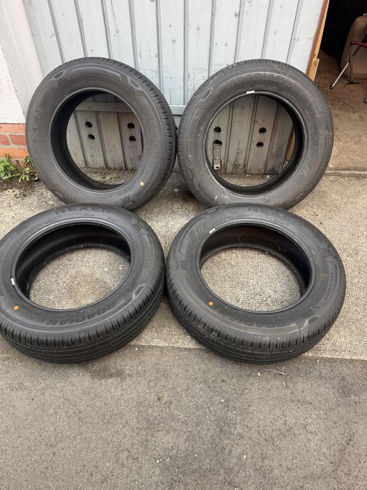 Шини літні як нові  R17 215 65 Nexen Roadian GTX