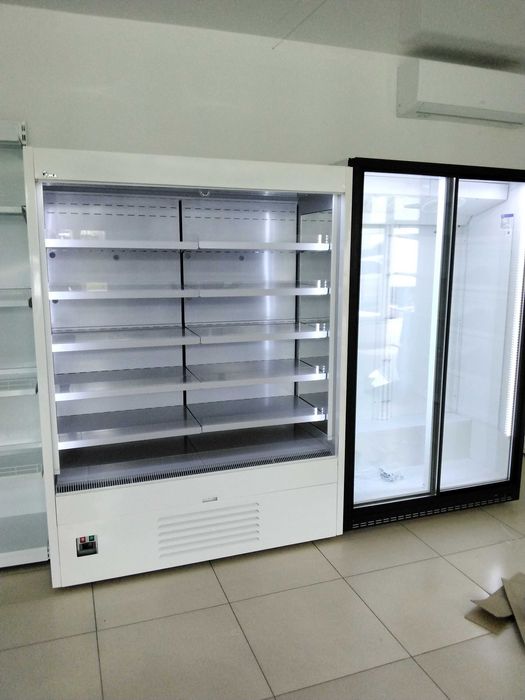 Шафа  шкаф холодильний універсальний регали горки .  морозилки бонети