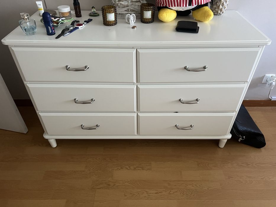 Cómoda Branco lacado