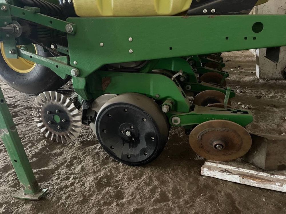 John Deere 1780, при потребі переобладнаємо на precision planting