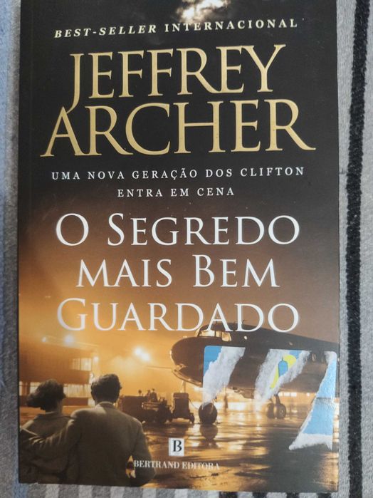 Vendo vários livros