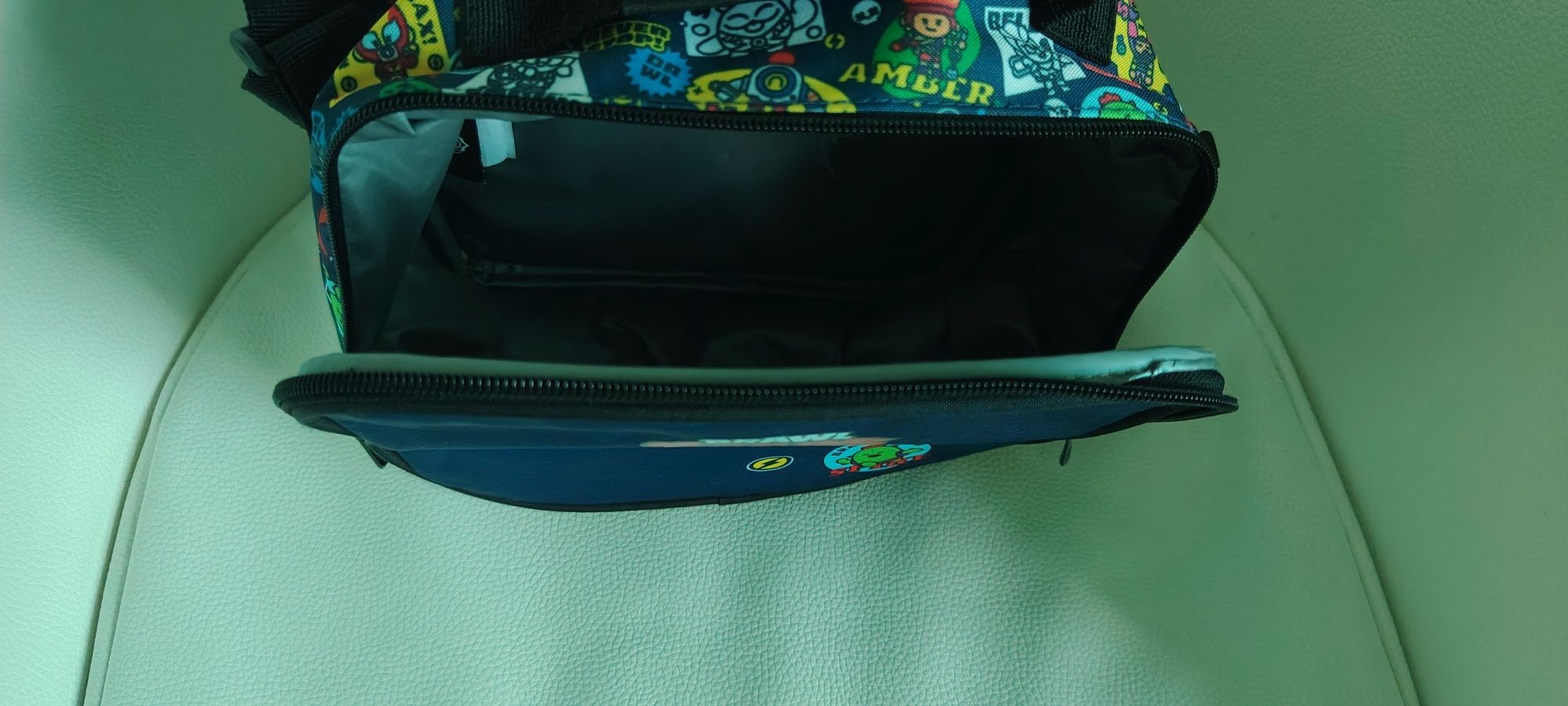 Mochila com rodas e lancheira