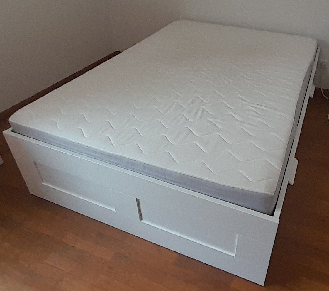 Cama completa IKEA 140 x 200cm em  ótimo estado com colchão!!!
