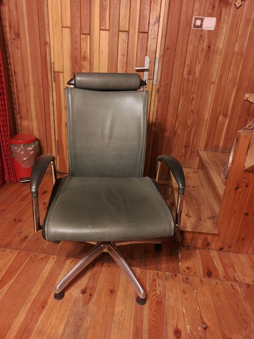 Fotel biurowy skórzany zielony