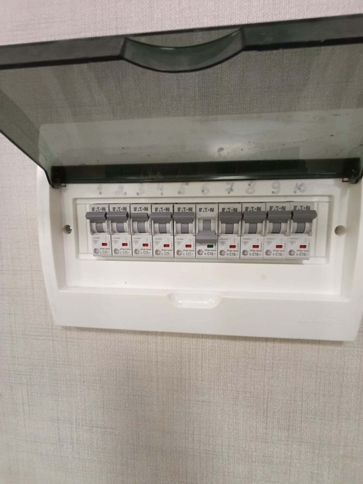 Продаю 2 ком.кв. Соляные 4/9, кирпич, 53/31/10