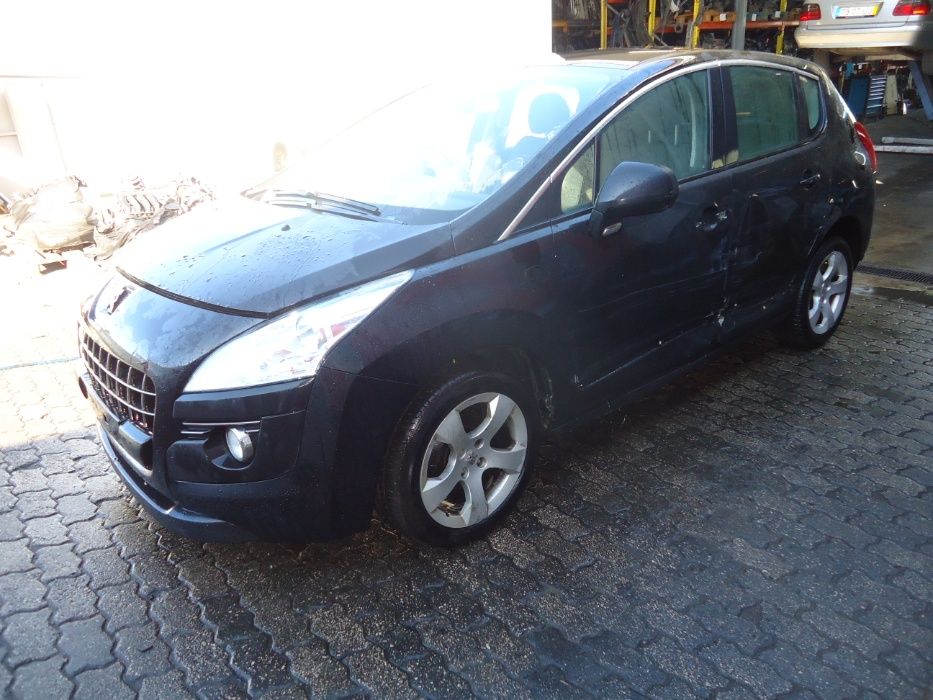 Peugeot 3008 1.6 hdi 115cv (9H05) de 2013 só ás peças