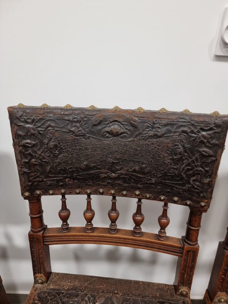 Krzesła skórzane
