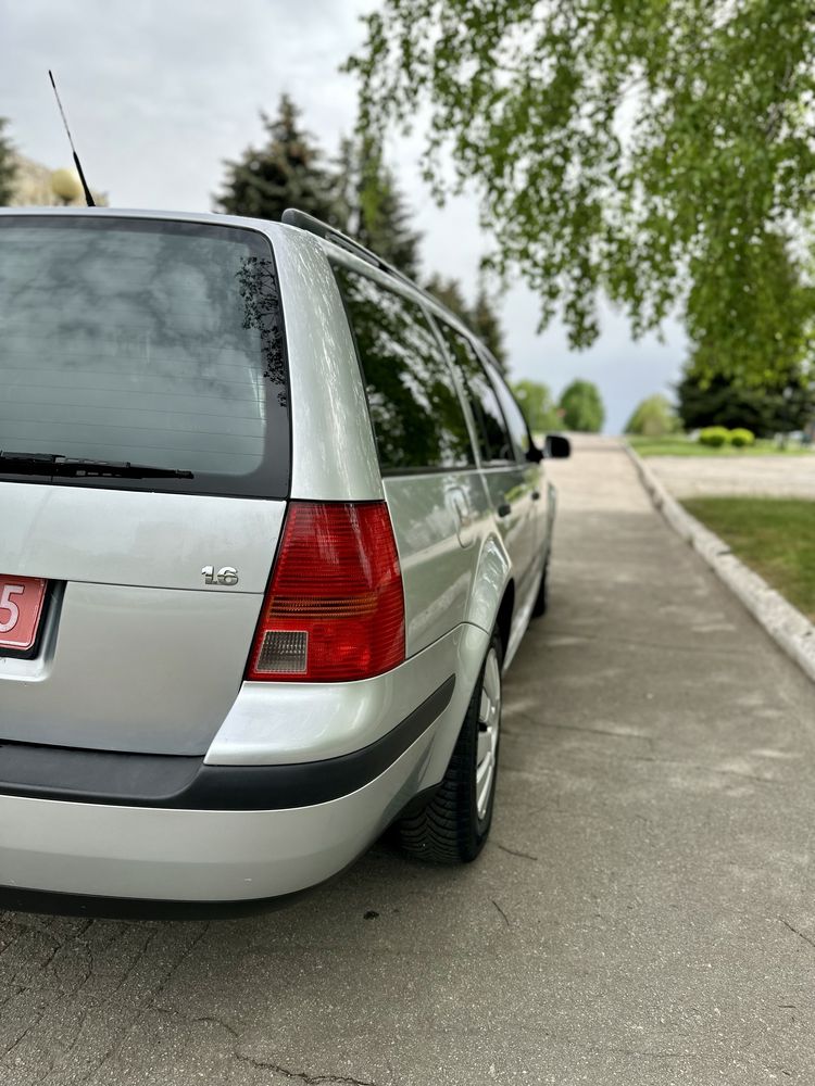 Golf 4 1,6 бензин  (універсал )