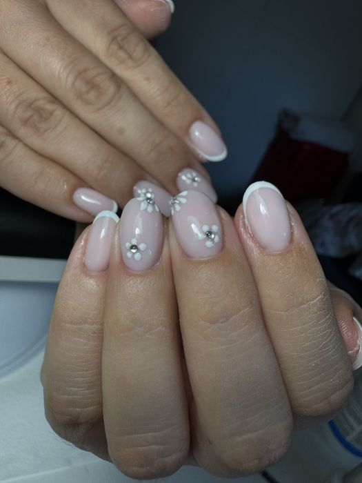 Manicure i pedicure - mobilne usługi kosmetyczne cala Łódź