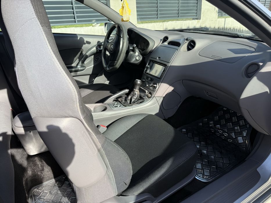 Sprzedam Toyote z malym przebiegiem autko godne uwagi