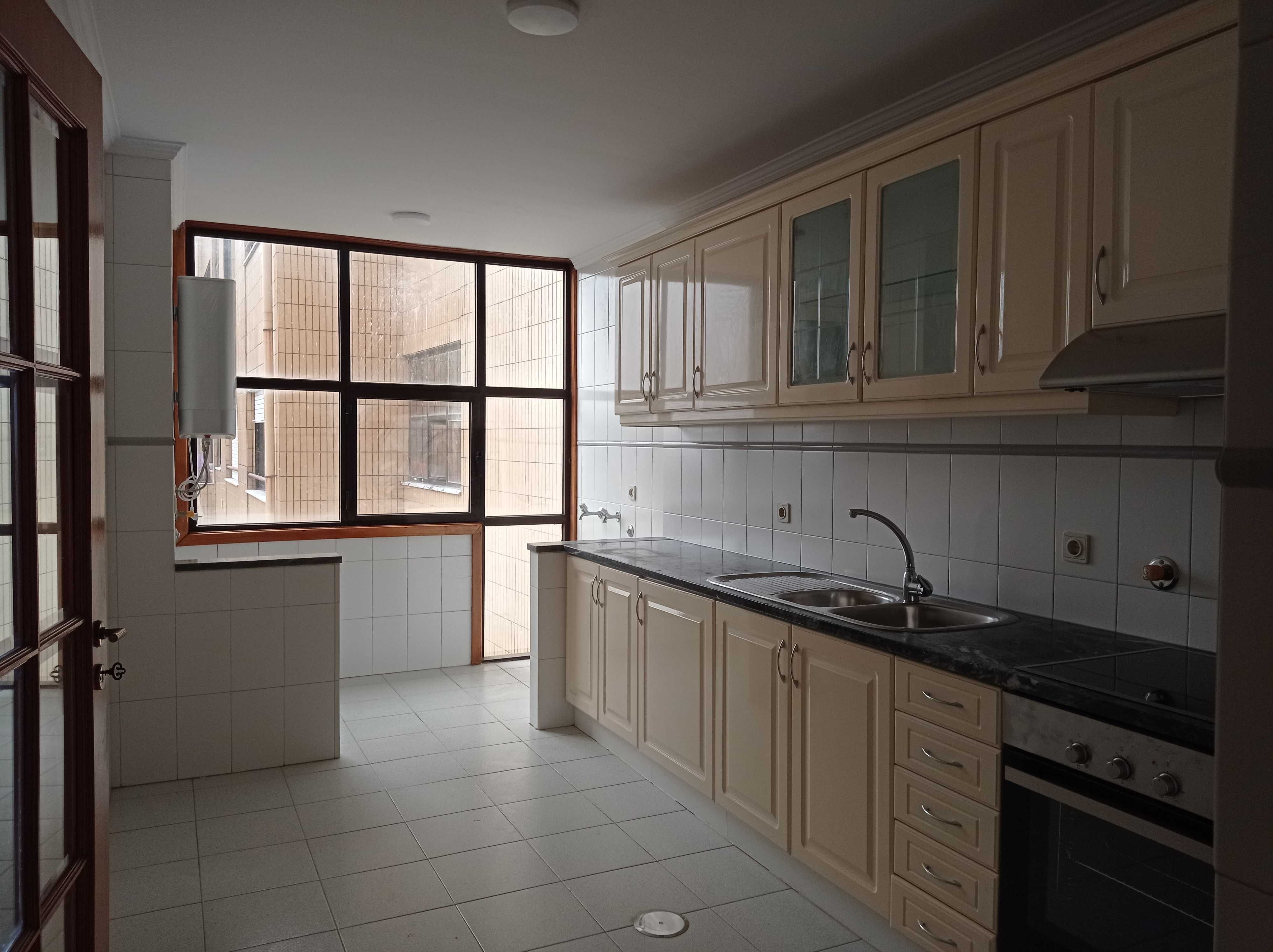 Apartamento T1 c/garagem, Gulpilhares