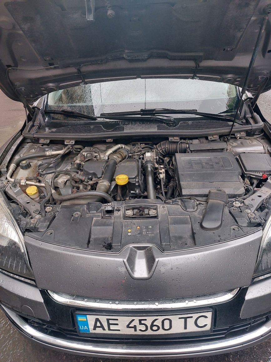 Renault Megane 3 Bose 2013 год. 1.5 дизель.