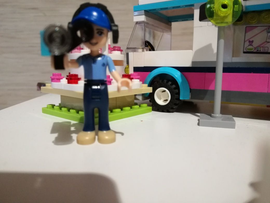 Lego Friends 41056 bus telewizyjny w Heartlak