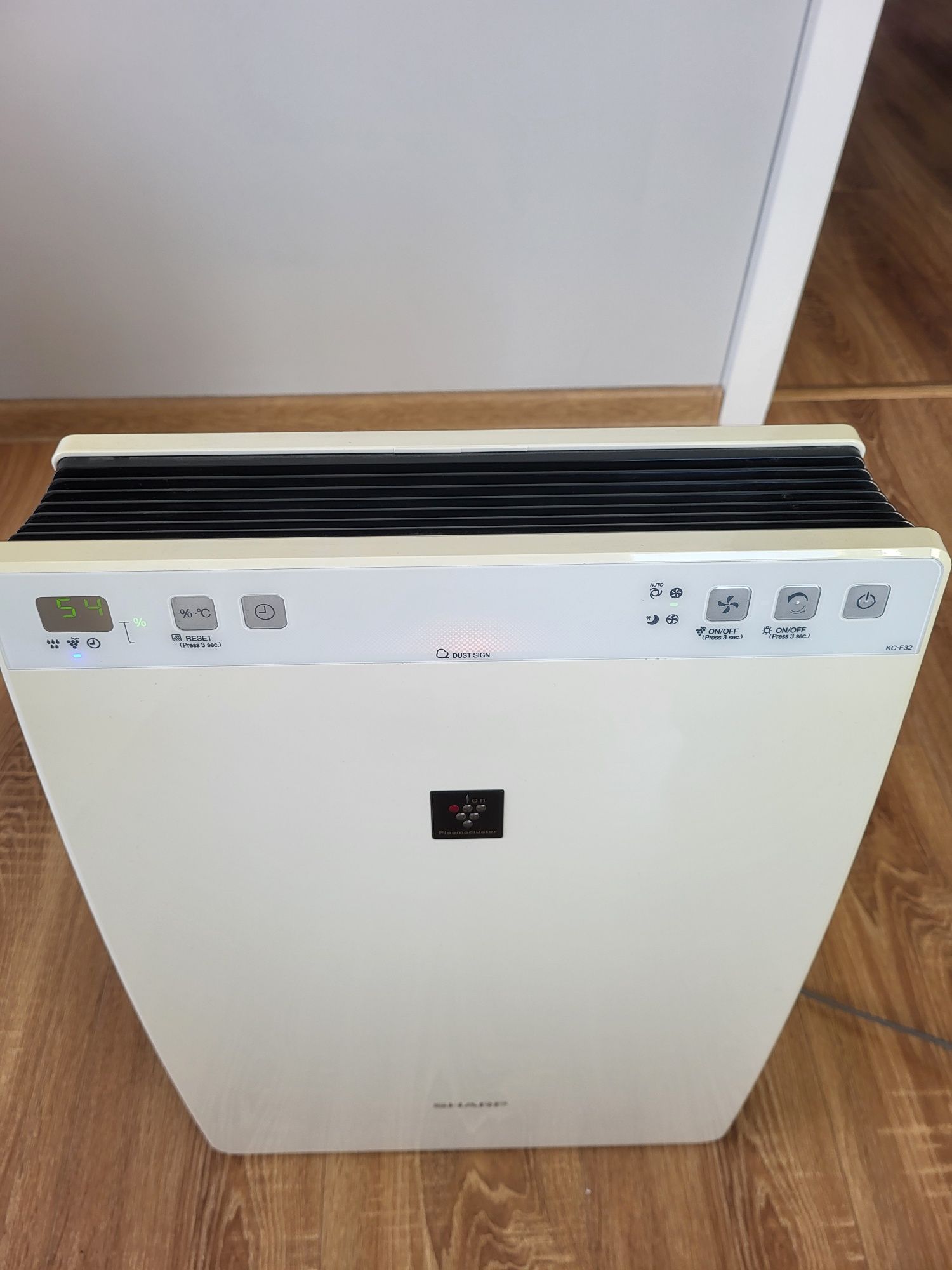 Oczyszczacz powietrza z funkcją nawilżania SHARP KC-F32EU-W