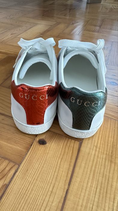 Sapatilhas Gucci abelha.