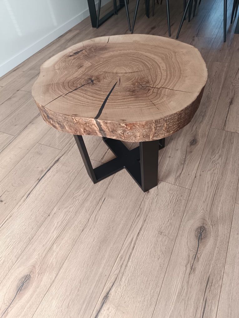 Stolik kawowy z plastra jesionu  60 - 70 cm