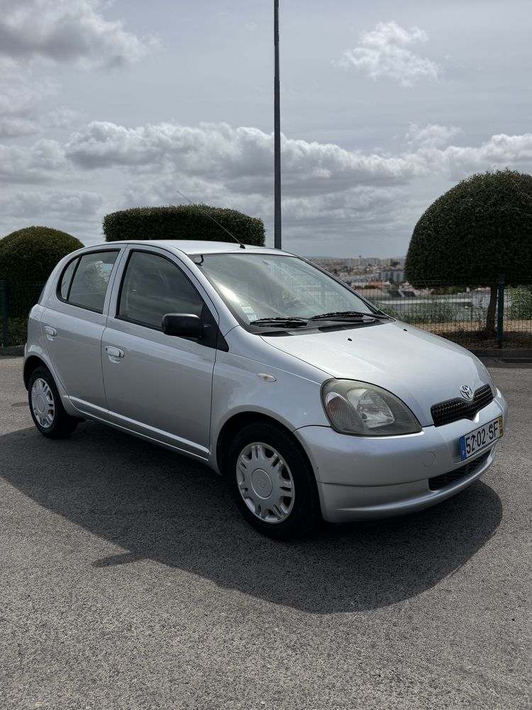 Toyota Yaris 1.0 - 75 mil klm - REVISÕES NA MARCA - 1 Dono