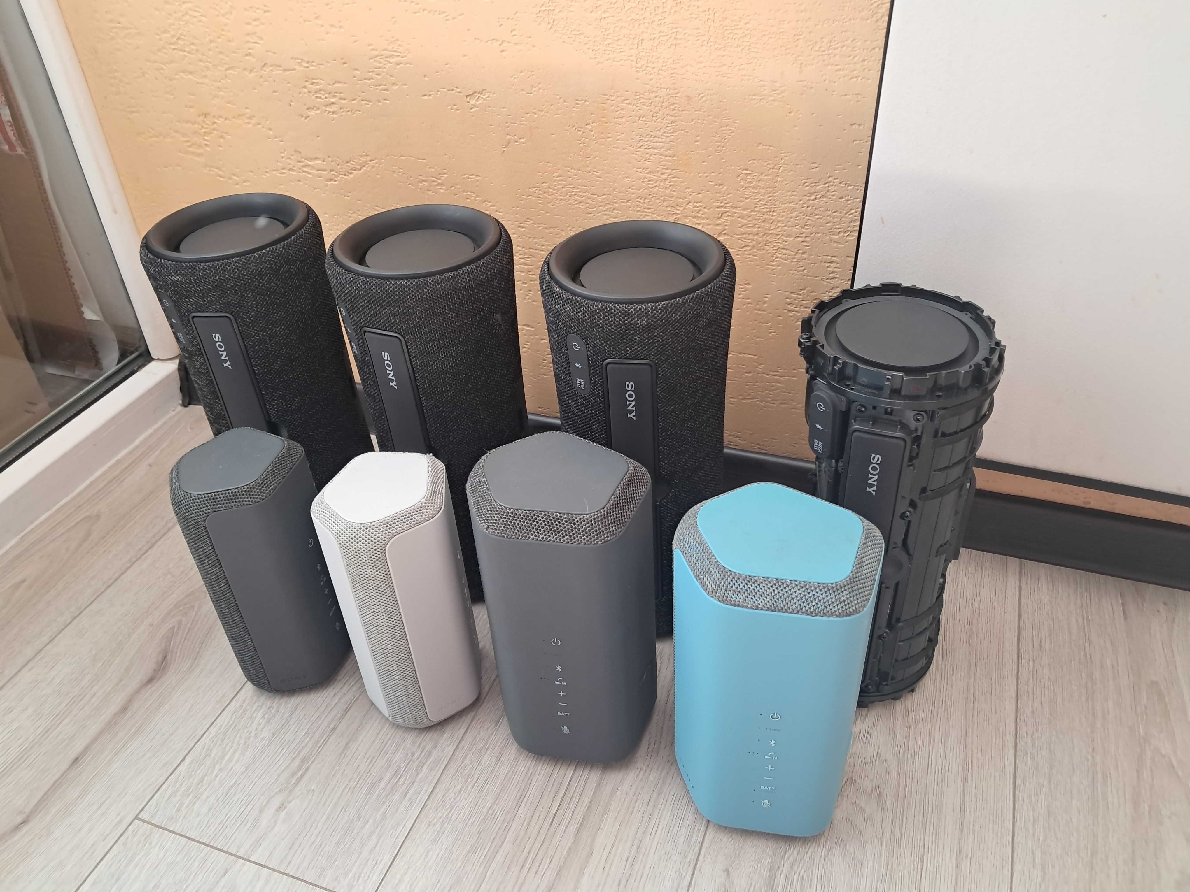 Лот з неробочих Sony XG300, XE300 i XE200