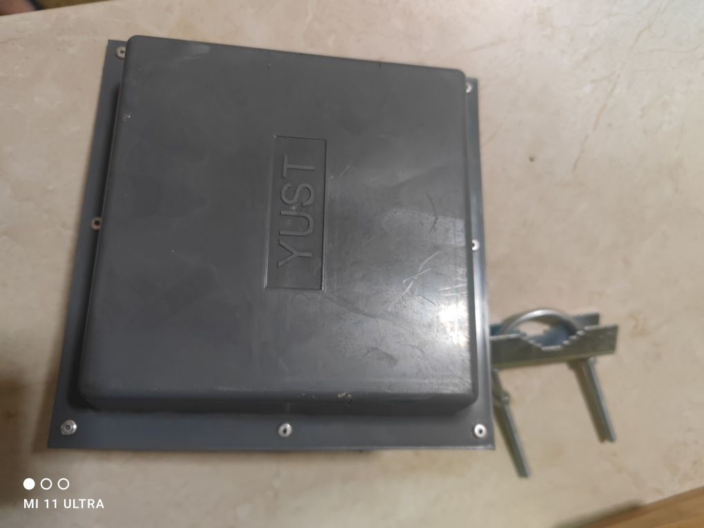 Продаю роутер huawei 5E7DB6