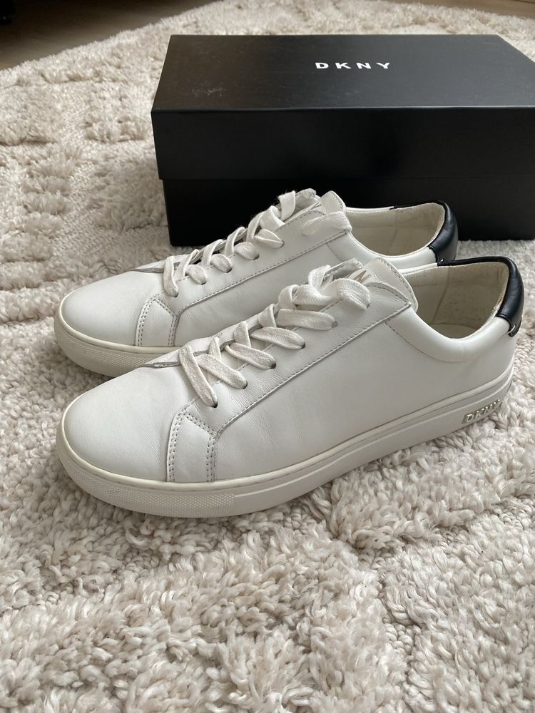 Sneakersy damskie trampki białe skórzane DKNY 38,5