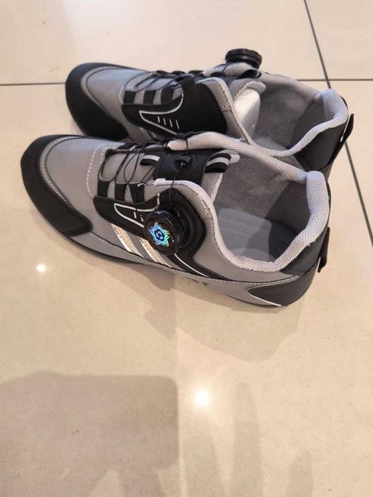 Buty męskie, sportowe r. 40, kolor szary