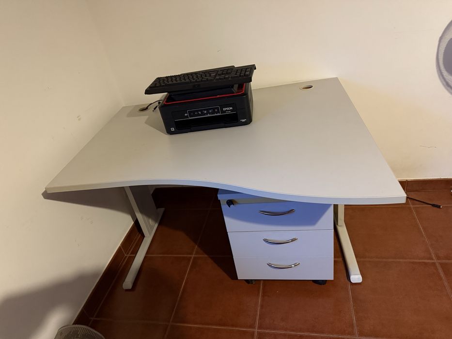 Secretaria + modulo de gavetas