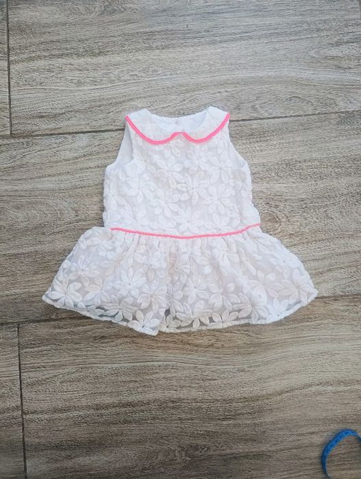 Sukienka w kwiaty biała r62-68