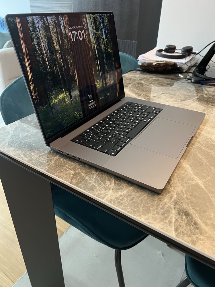 MacBook Pro 16” M2 Max 1TB