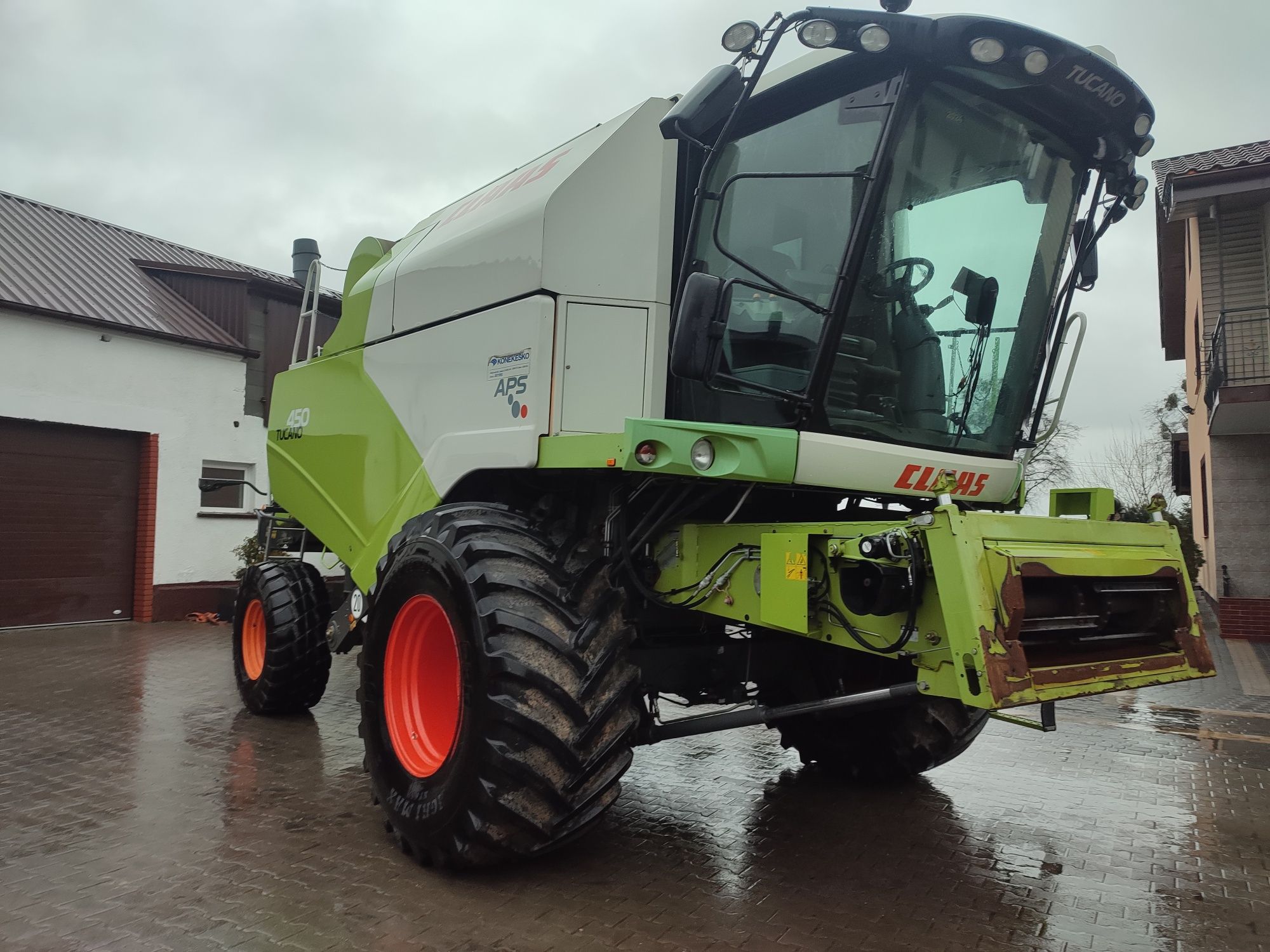 Claas Tucano 450 APS Vario Kombajn zbożowy Lexion