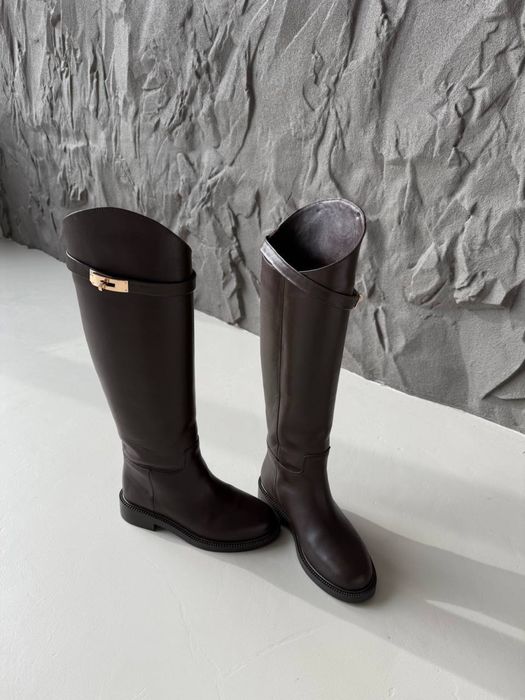 Чоботи в шоколадному кольорі