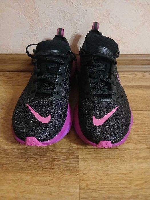 Продам кросівки NIKE 4000 грн.