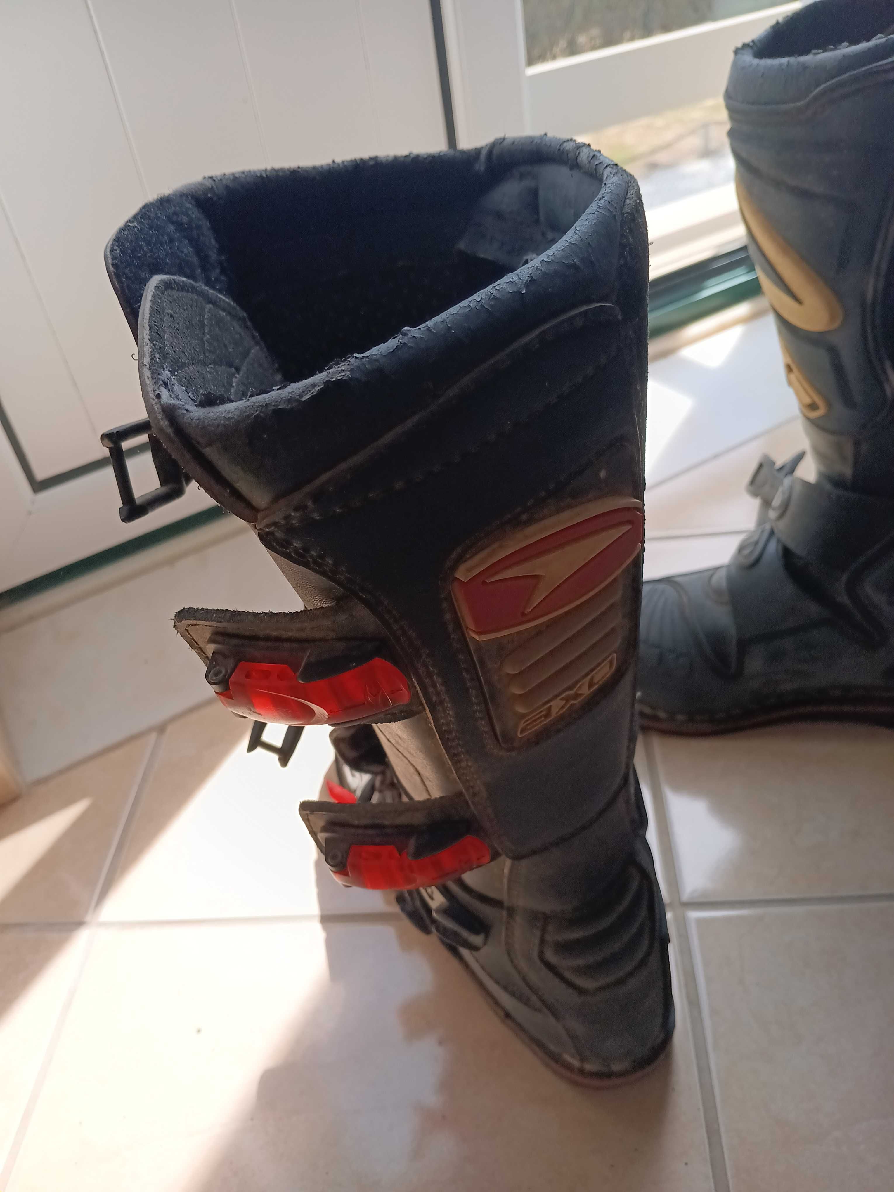 Material de todo o terreno com pouco uso