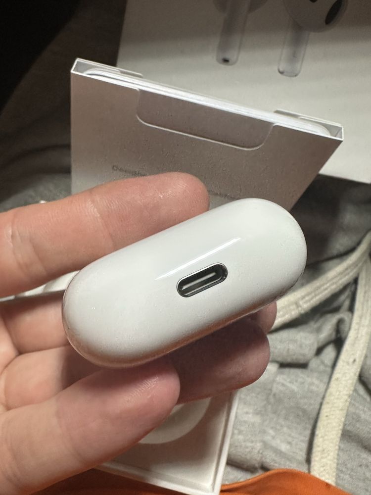 Оригінальний Кейс Airpods 4 A3058 з комплекту