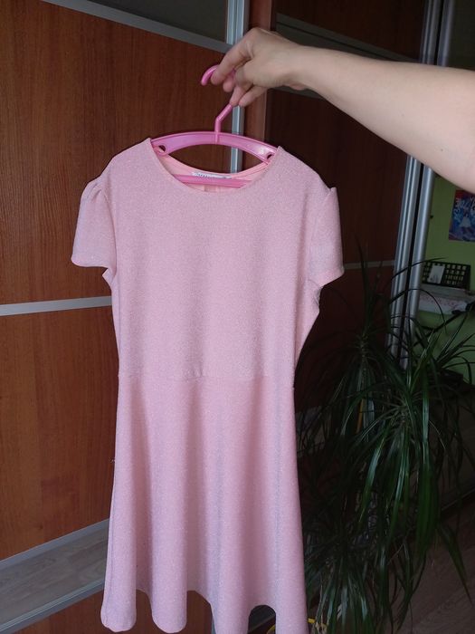 Рожеве плаття з блискітками