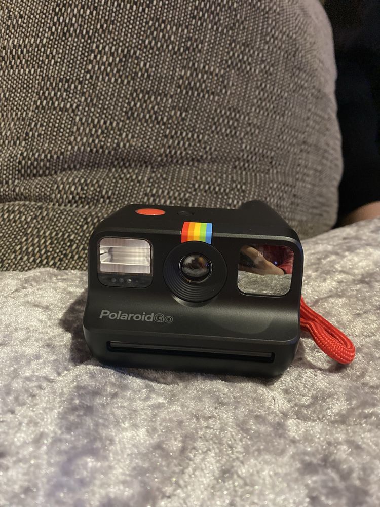 Polaroid Go, preta