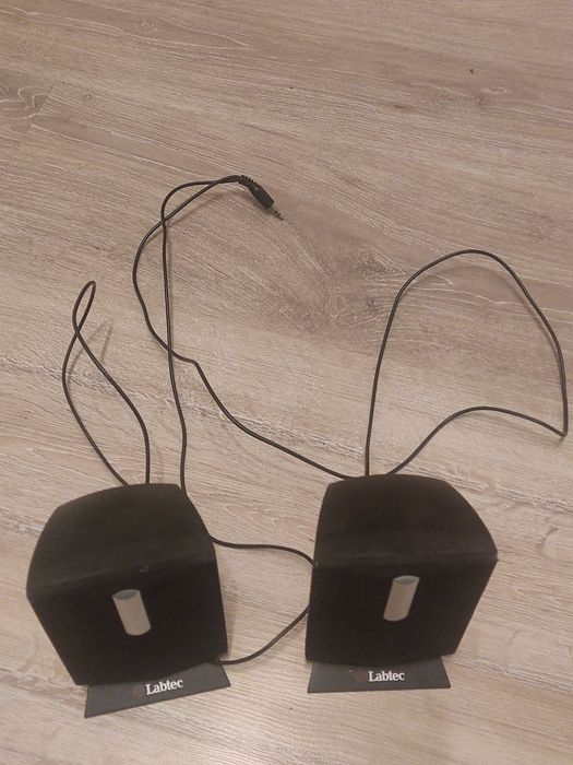 Głośniki labtec.