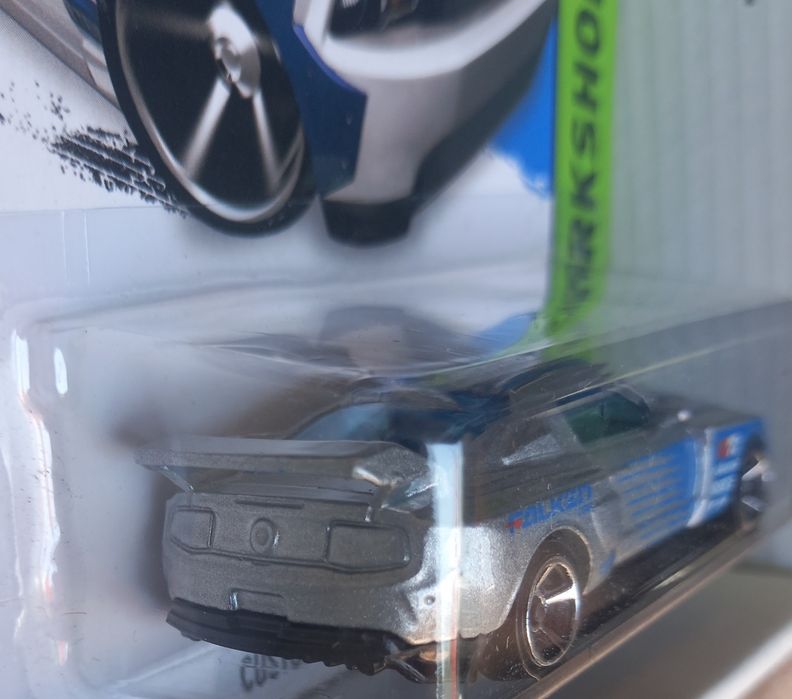 Hot wheels do ano 2013 custom 12 ford mustang (falken)