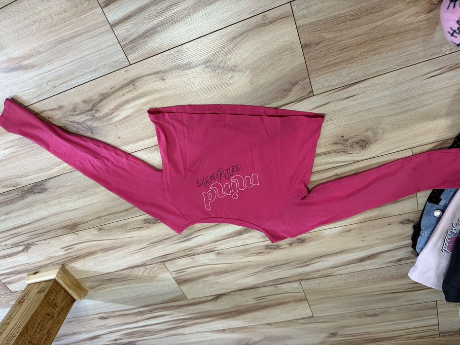 Bluzka dziewczęca w roz 140.