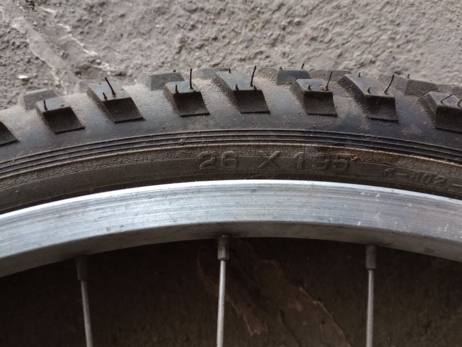 Koło z oponą do roweru